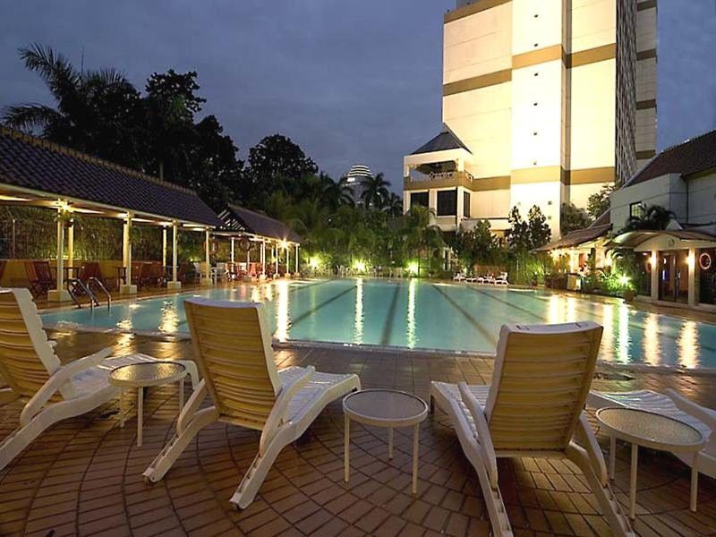 Artotel Gelora Senayan Jakarta Exterior photo
